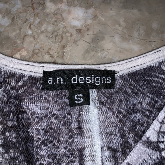 Patterned Top - Picture 2 of 4